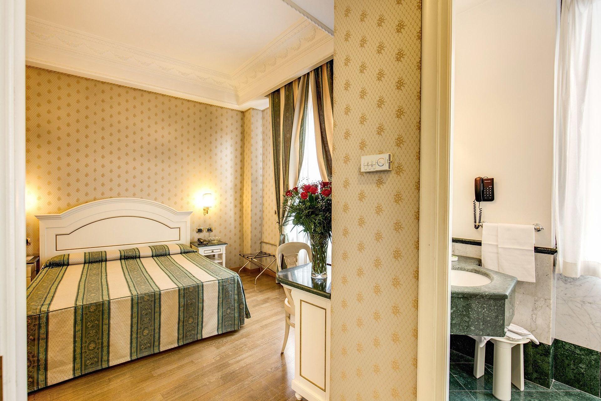 Hotel La Lumiere Di Piazza Di Spagna Rome Bagian luar foto