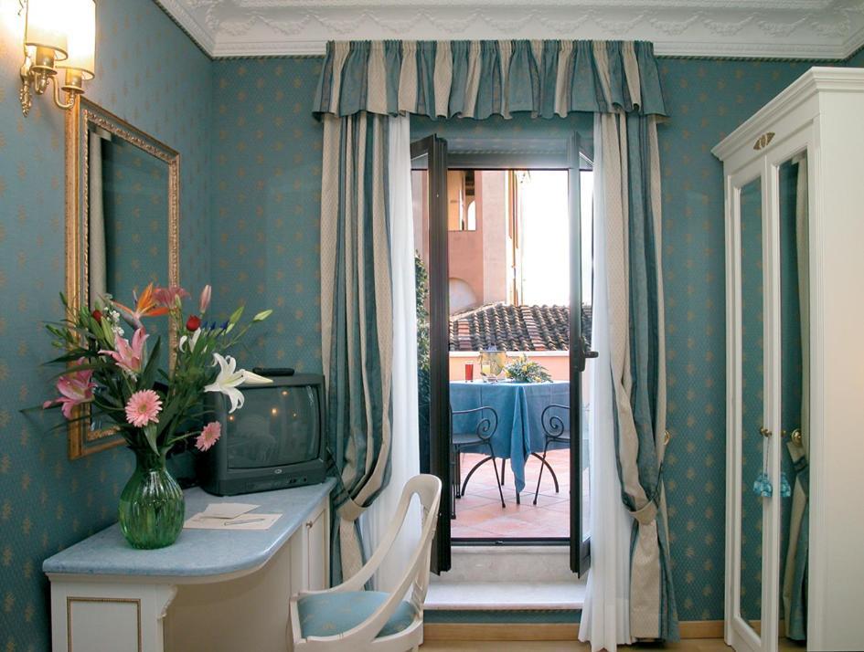Hotel La Lumiere Di Piazza Di Spagna Rome Bagian luar foto