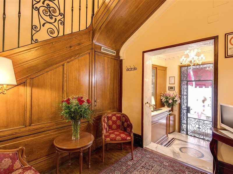 Hotel La Lumiere Di Piazza Di Spagna Rome Bagian luar foto